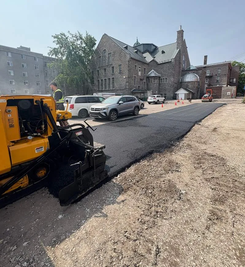 Stationnement asphalte Boucherville Brossard